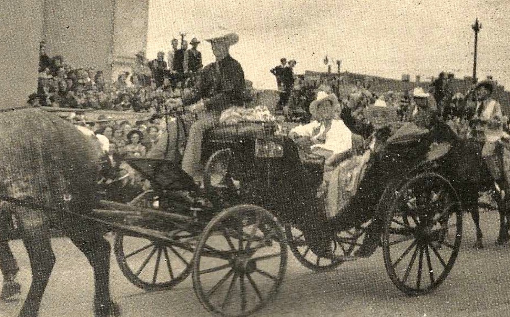 Canada’s Prime Minister St. Laurent (right) led the parade and officials opened the Show.