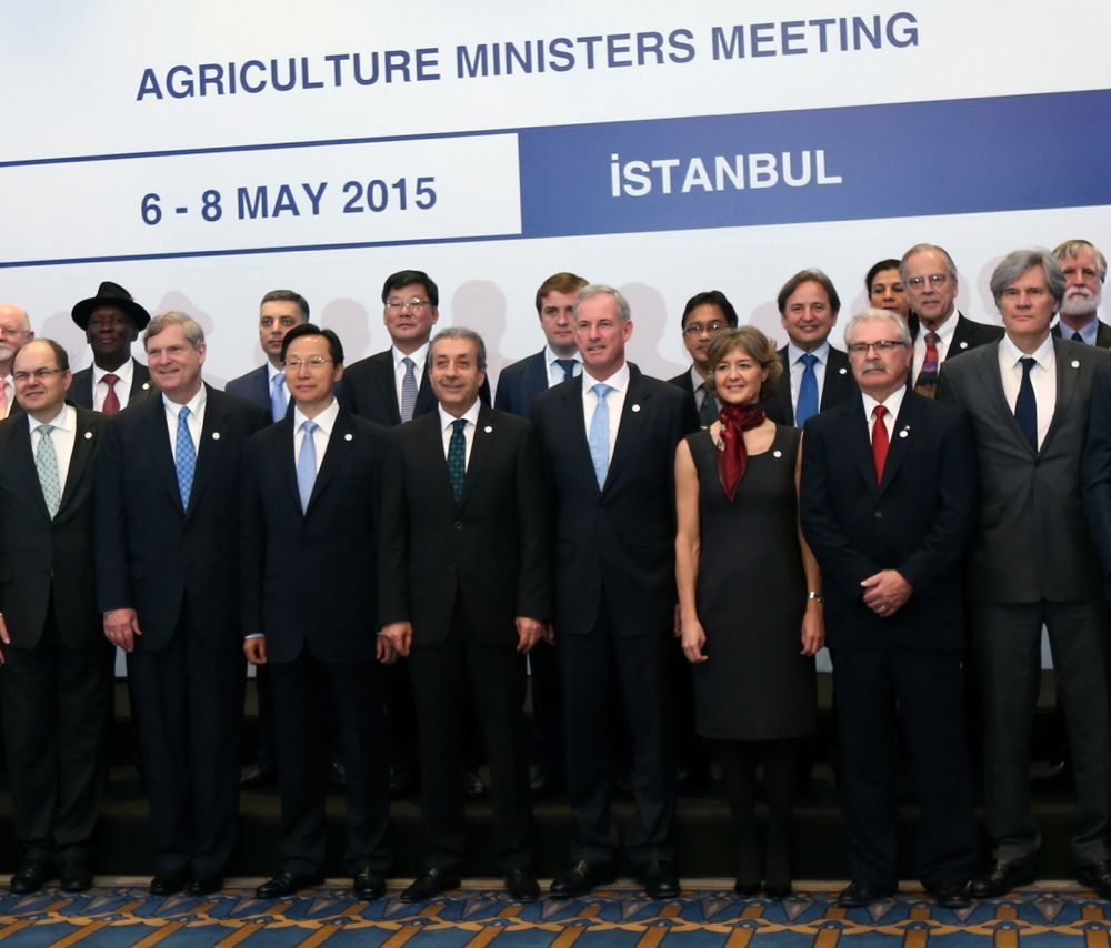 Shown here Thursday in Istanbul, Ag Minister Gerry Ritz (front, second from right) says Canada plans to be at the TPP table to the “bitter end,” but U.S. Ag Secretary Tom Vilsack (front, second from left) says Canada has yet to make a “reasonable offer” on concessions. (USDA.gov via Flickr)
