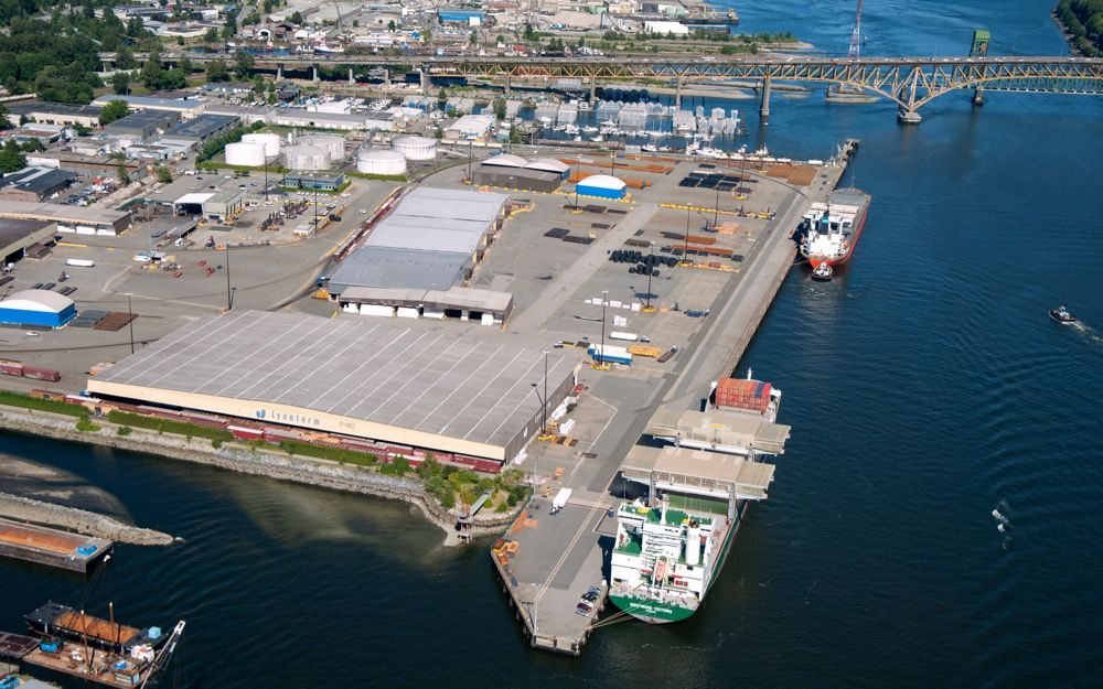 Western Stevedoring’s Lynnterm Terminal, shown here, is now the subject of a feasibility study as the possible site of a new export terminal for Prairie grain. (Colin Jewell photo courtesy Port Metro Vancouver)
