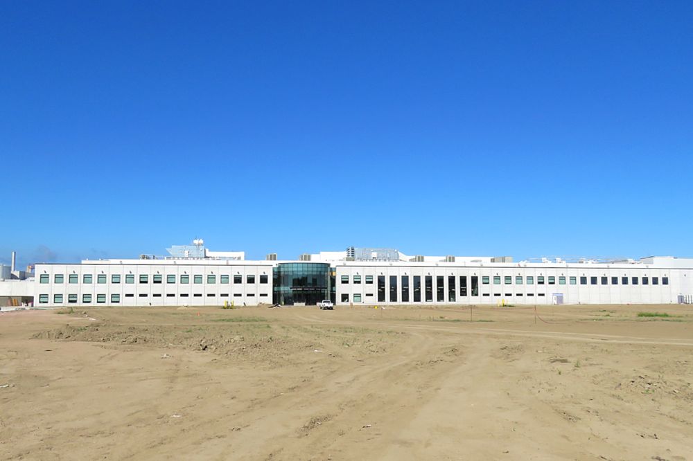 The new Seaboard Triumph pork plant, which began operating Sept. 5 at Sioux City, is expected to process up to 10,000 hogs per day at full one-shift capacity. (SeaboardTriumphFoods.com)
