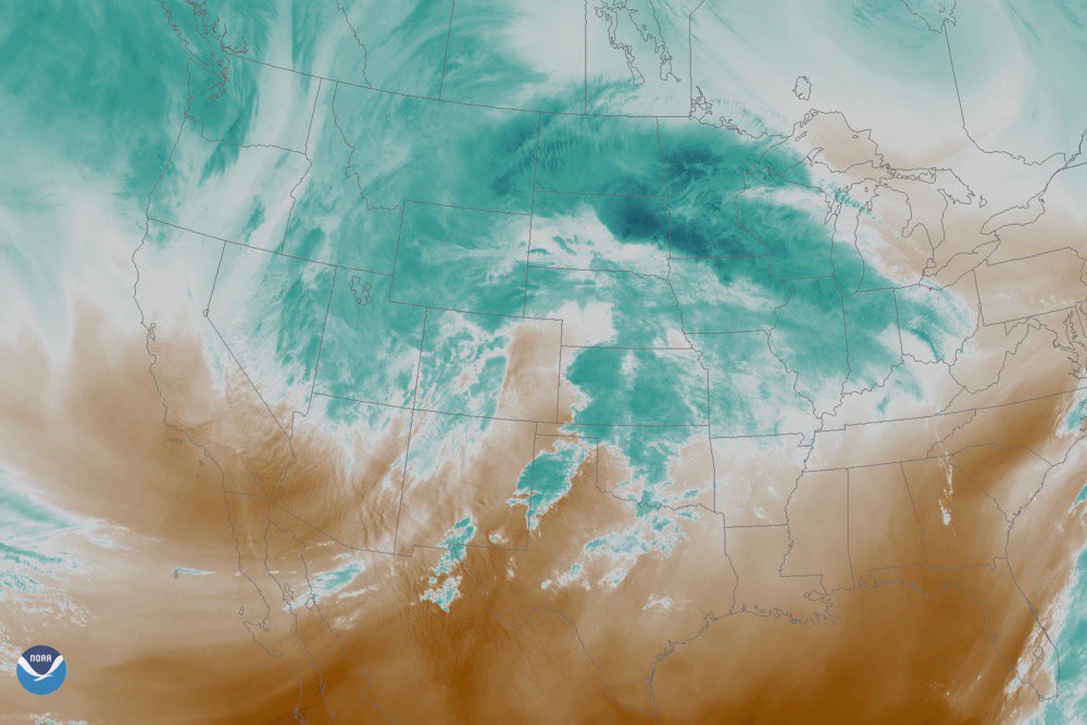 Water vapour imagery from the U.S. National Oceanic and Atmospheric Administration’s GOES East satellite on April 10, 2019 shows a powerful late-season winter storm expected to bring heavy snow and high winds to parts of the north-central U.S. Plains and the upper Midwest. Bright blue and white areas indicate high water vapour or moisture content. (Satellite map courtesy NOAA)

