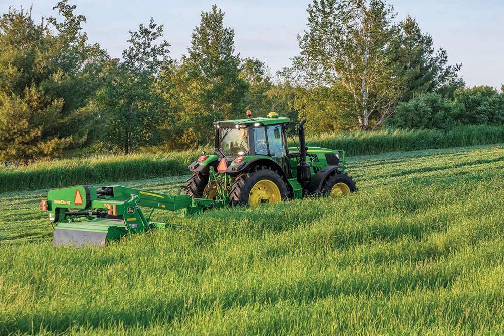 A photo from John Deere’s Sept. 17, 2019 rollout of its 6M tractor series for 2020. (Deere.ca)

