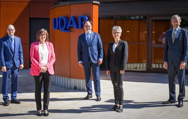UQAR rector Jean-Pierre Ouellet, regional development minister Marie-Eve Proulx, UdeM rector Daniel Jutras, Dr. Christine Theoret, UdeM dean of veterinary medicine and provincial ag minister André Lamontagne (l-r) announced the funding Sept. 3, 2020 for the feasibility study. (UQAR photo by Stephane Lizotte)
