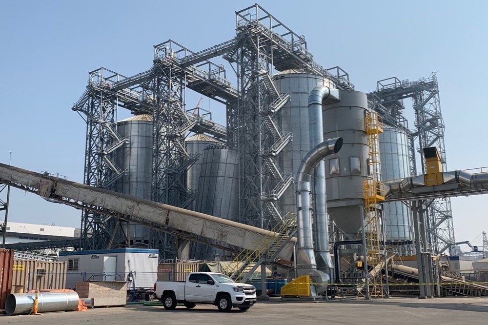 No injuries were reported in the collapse of a grain bin at Fibreco’s Vancouver port terminal on Sept. 11, 2020. (DNV Fire Rescue Service photo via Twitter)
