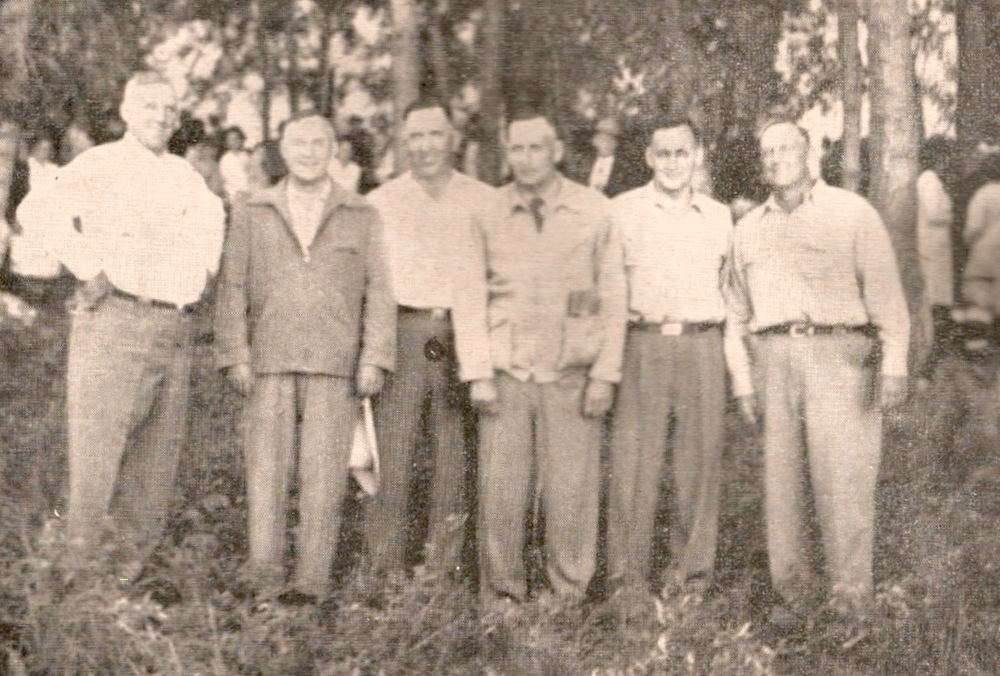 The six sons of Lachlan McKinnon were caught together at the McKinnon Picnic. Left to right: Charles, Angus, Arthur, Don, Fred and Edwin.