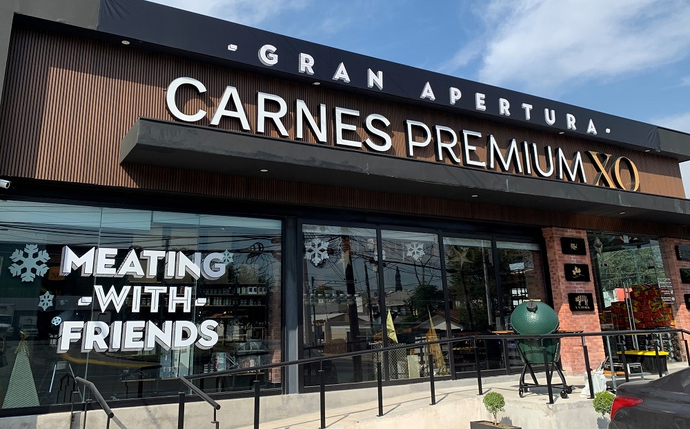 Carnes Premium XO storefront in Mexico.