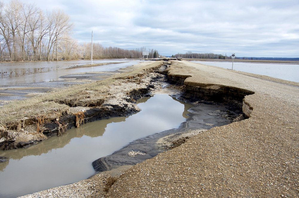 A washout on Manitoba PR 240, about 60 km north of the U.S. border, on May 2, 2022. (Manitoba Co-operator photo by Alexis Stockford)
