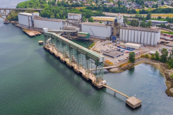 The Cascadia grain terminal at the Port of Vancouver is co-owned by Viterra and Richardson International. (Viterra.ca)
