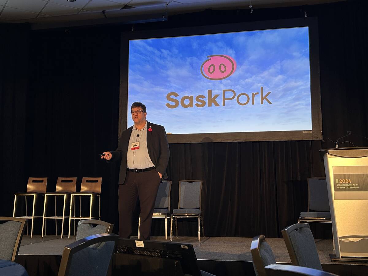 The Canadian Pork Council’s Stephen Heckbert speaks at the Saskatchewan Pork Industry Symposium, November 2024. Photo: Janelle Rudolph
