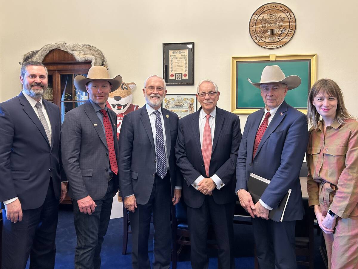 Canadian Cattle Association and Representative Dan Newhouse of Washington. Photo: CCA